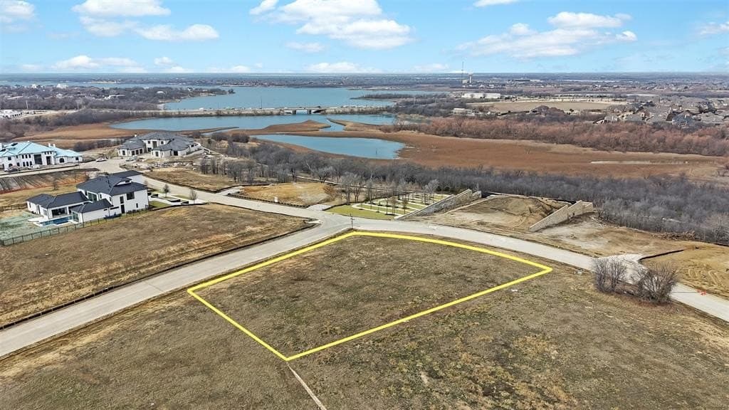 0.92 acres in Denton County - photo 6
