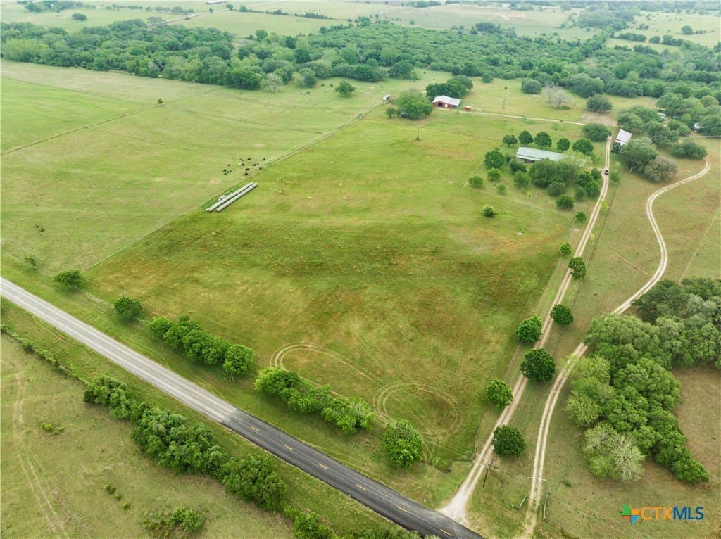 37.76 acres in Lavaca County - photo 2