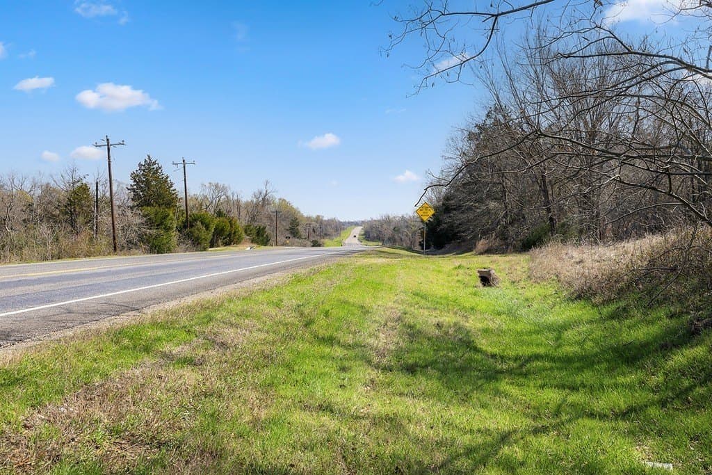 1 acres in Milam County - photo 3