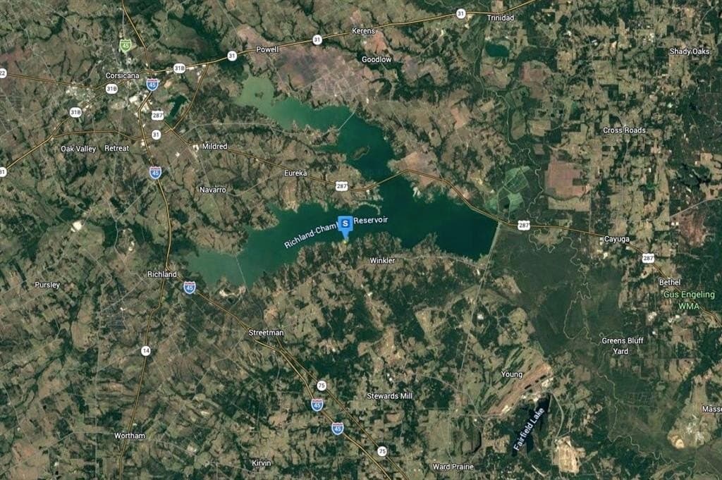 1.06 acres in Navarro County - photo 4