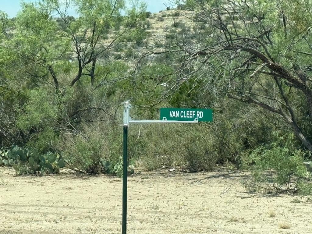 327.44 acres in Val Verde County - photo 55