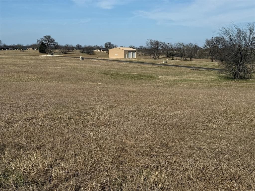 1.01 acres in Navarro County - photo 23