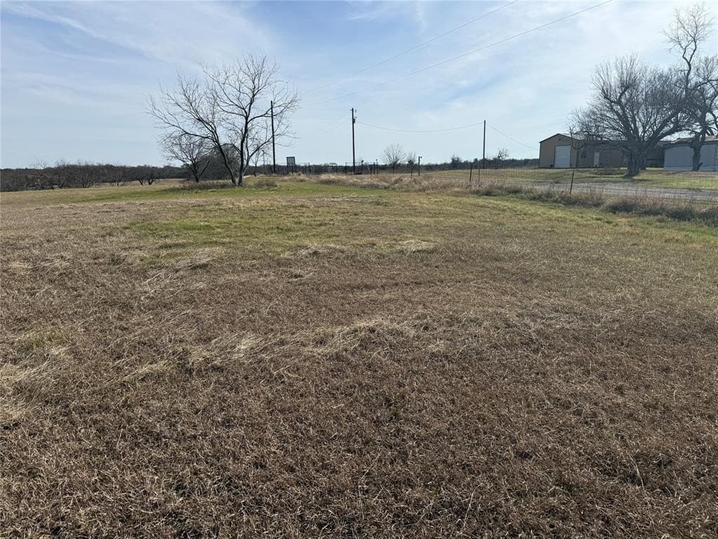 1.01 acres in Navarro County - photo 14