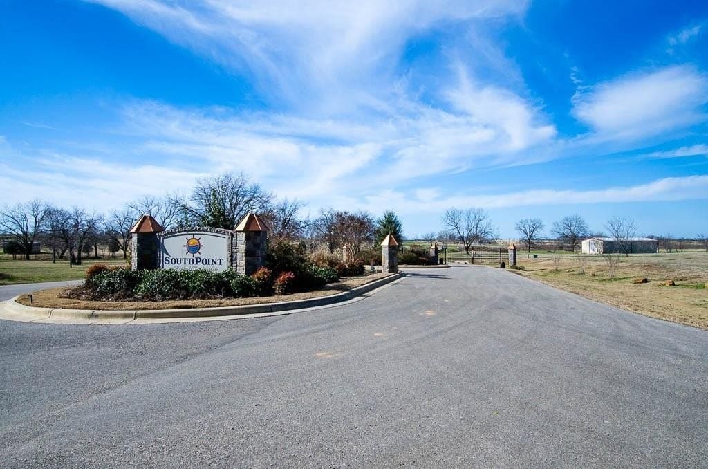 1.01 acres in Navarro County - photo 33