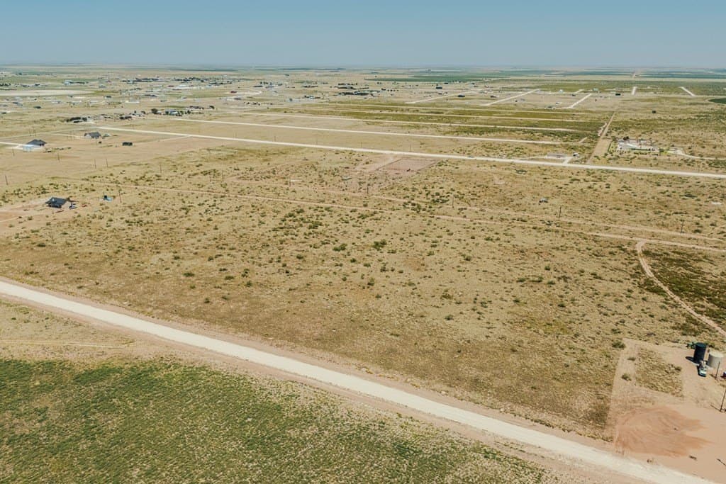 10.6 acres in Gaines County - photo 4