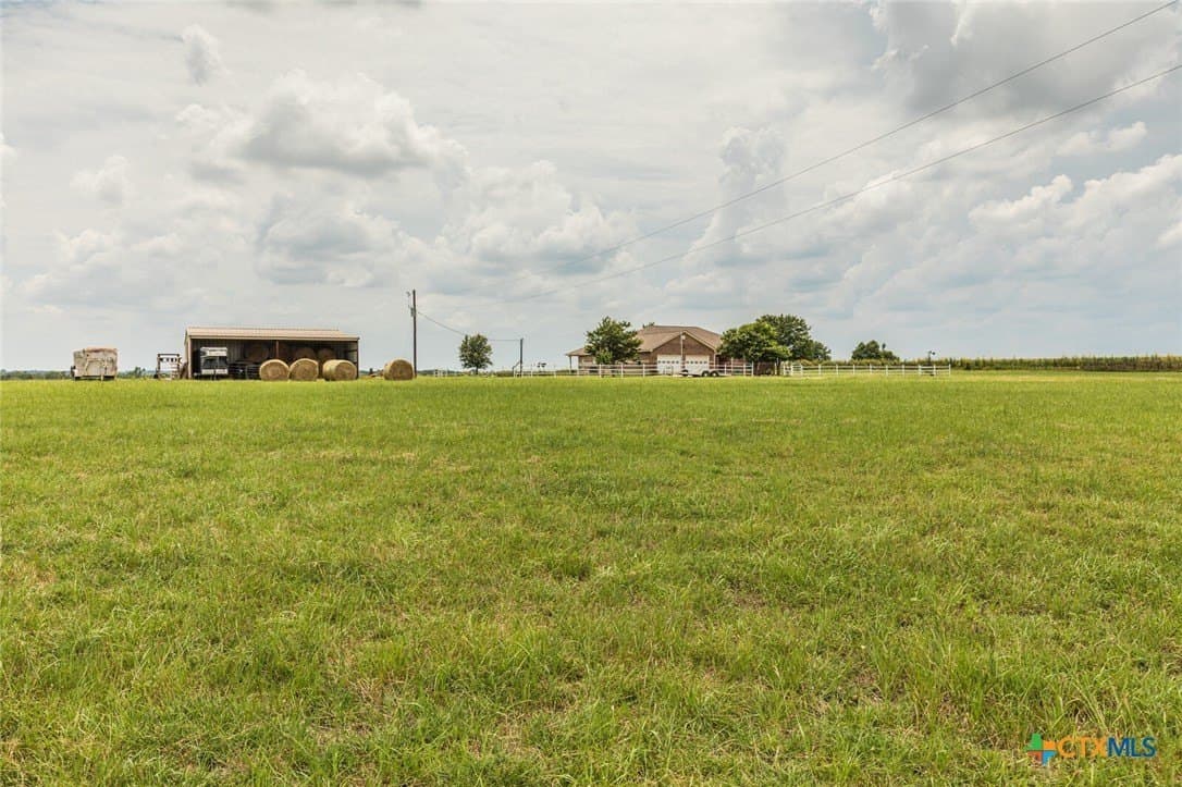 61.7 acres in Milam County - photo 7