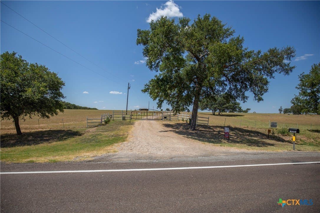 61.7 acres in Milam County - photo 4