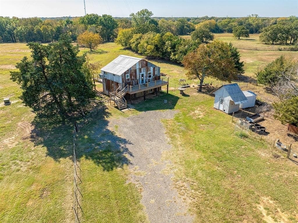 10.98 acres in Cooke County - photo 2
