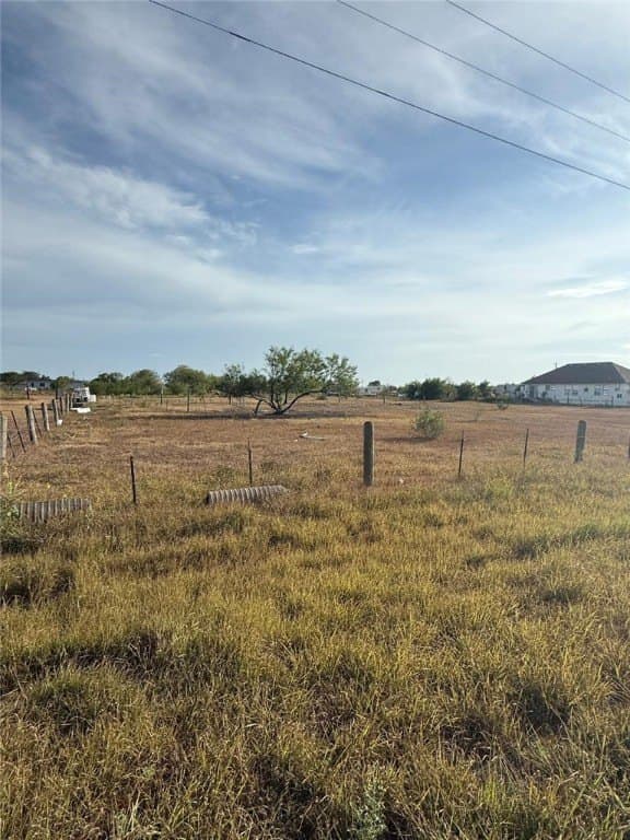 1.5 acres in Nueces County - photo 2