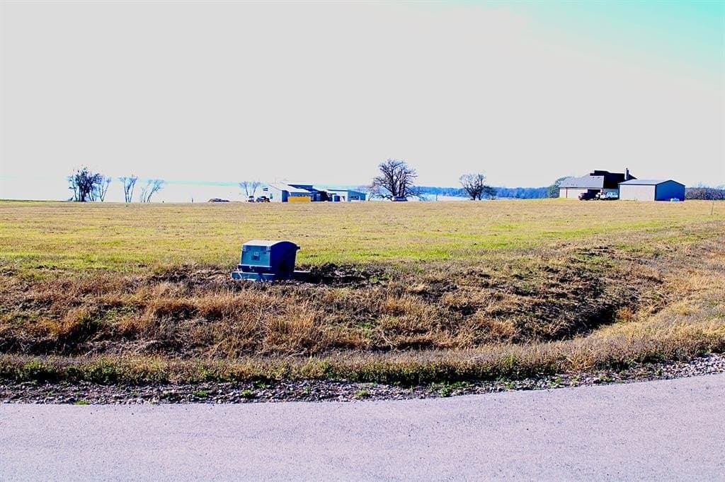 1.01 acres in Navarro County - photo 6