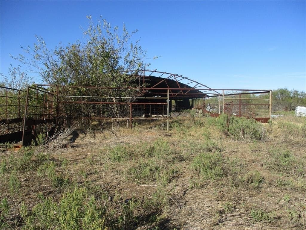 80 acres in Eastland County - photo 8