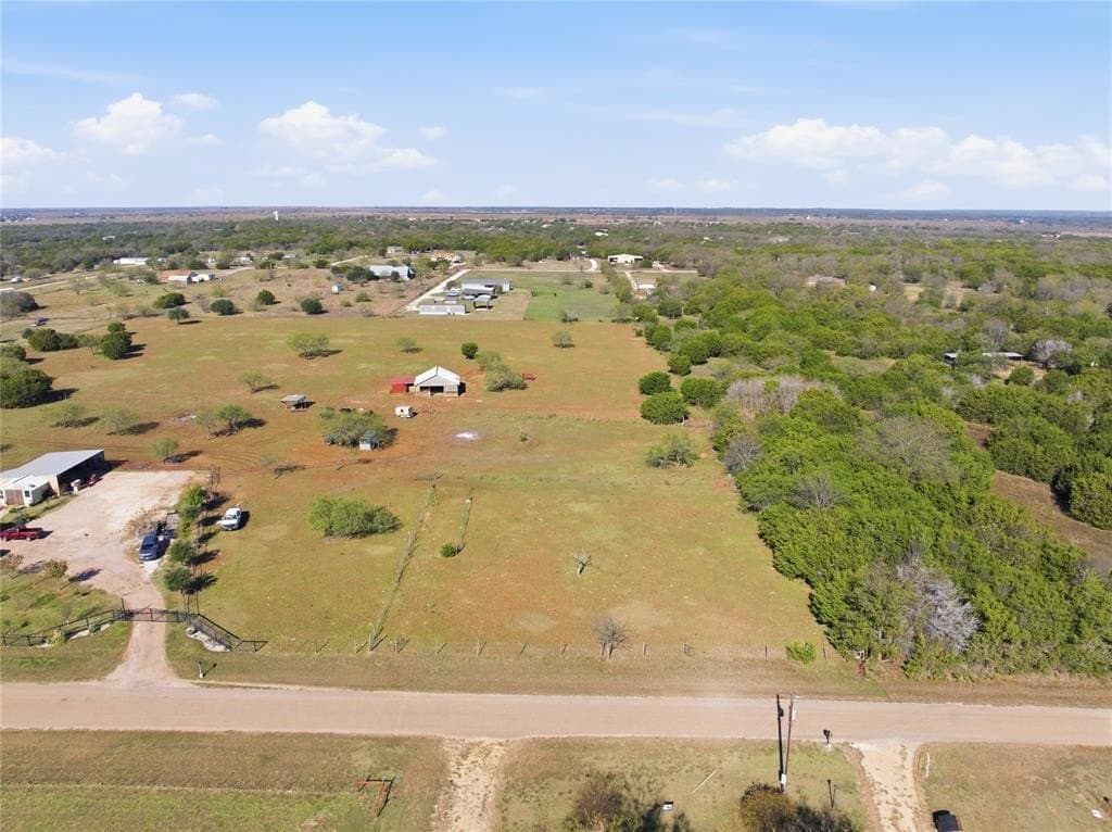 3.27 acres in McLennan County - photo 2