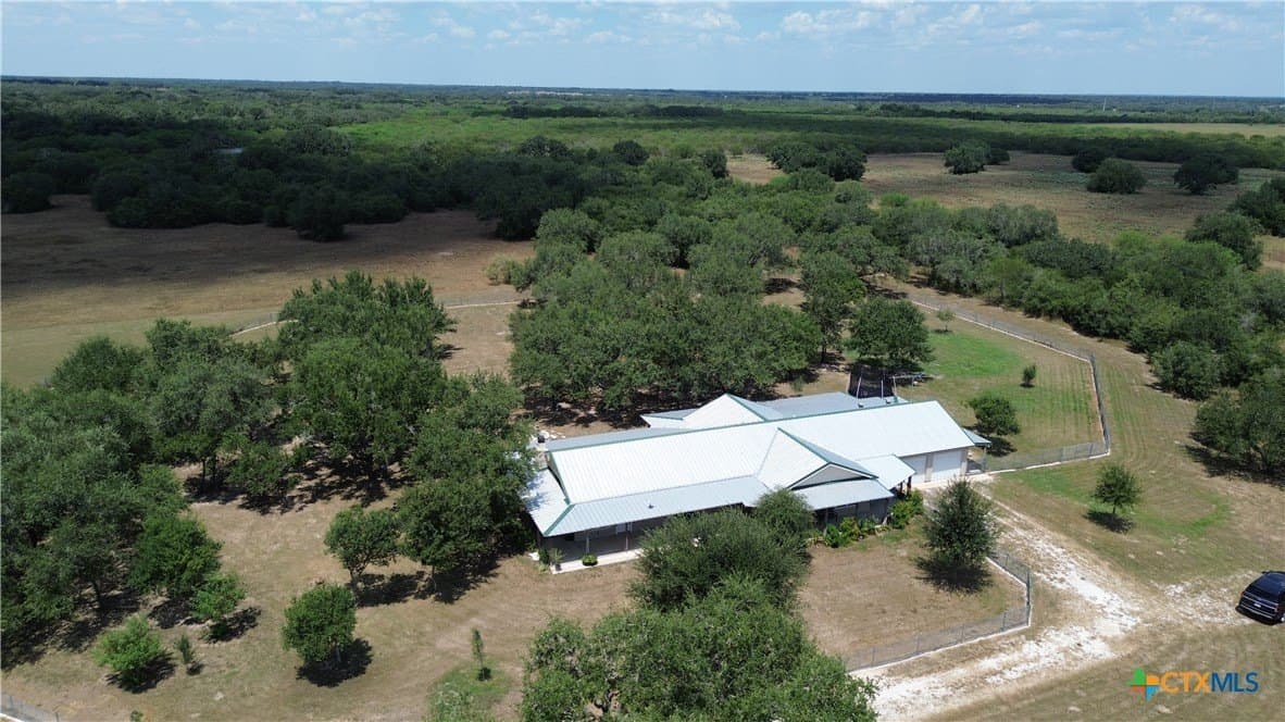 24.23 acres in Goliad County - photo 2