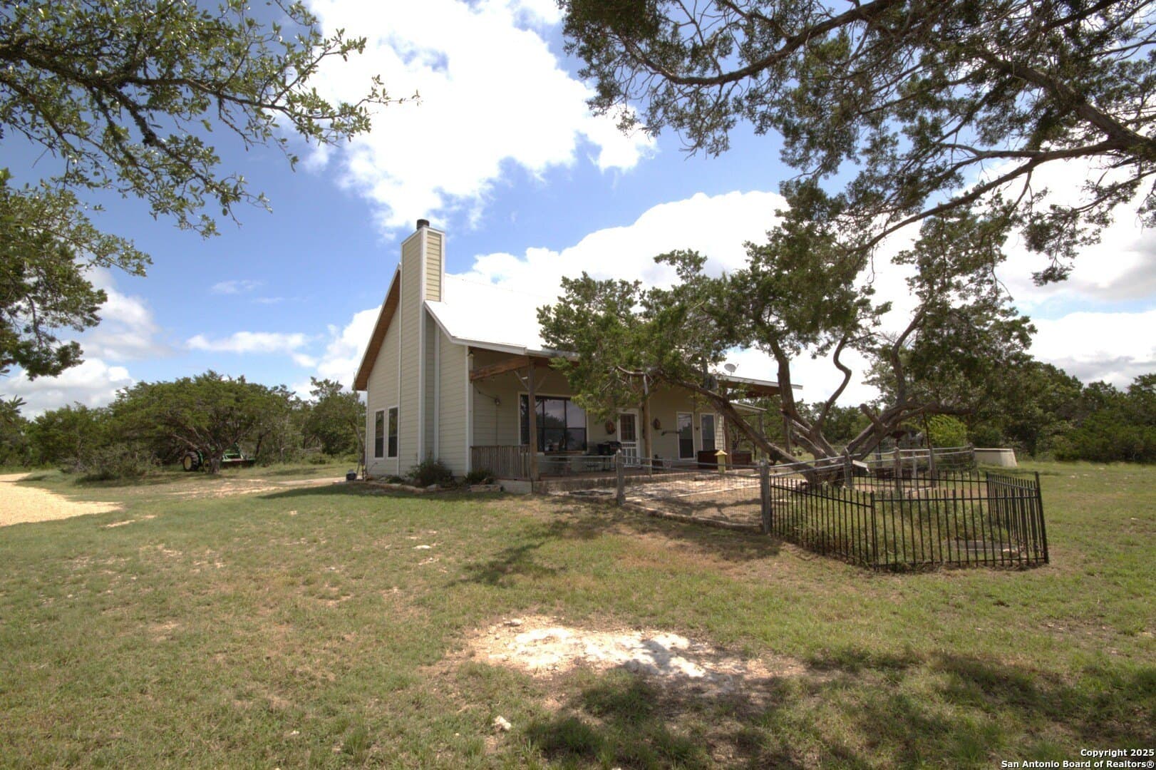 2,000 acres in Kerr County - photo 8