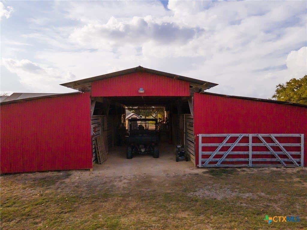 29.68 acres in Bandera County - photo 31