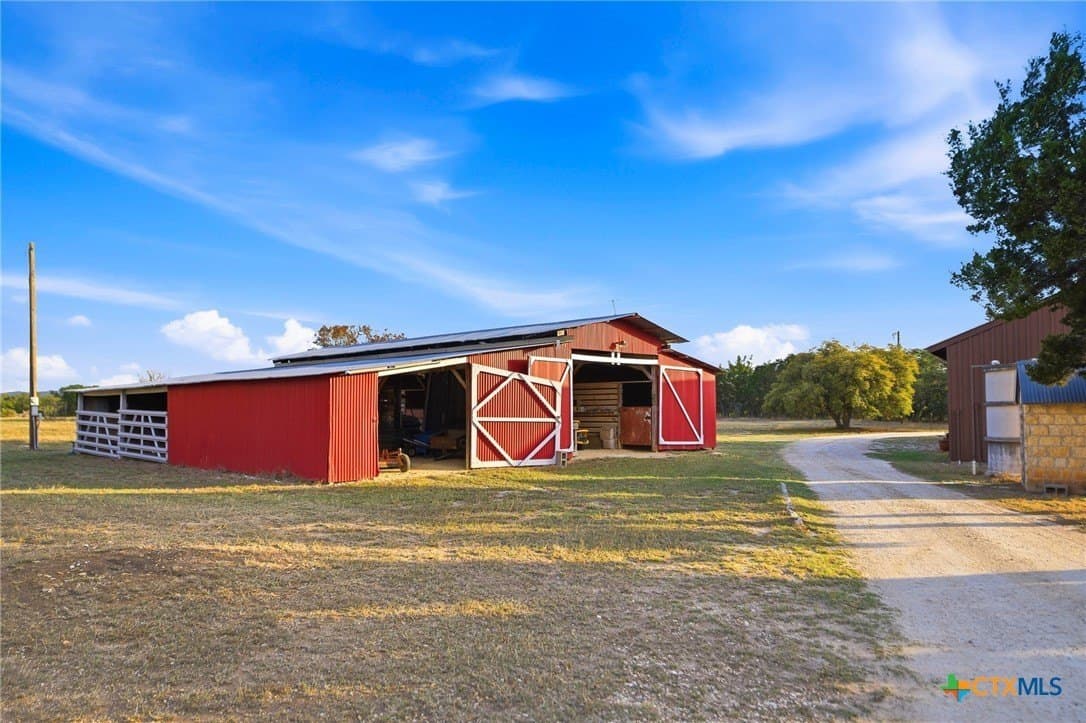 29.68 acres in Bandera County - photo 32