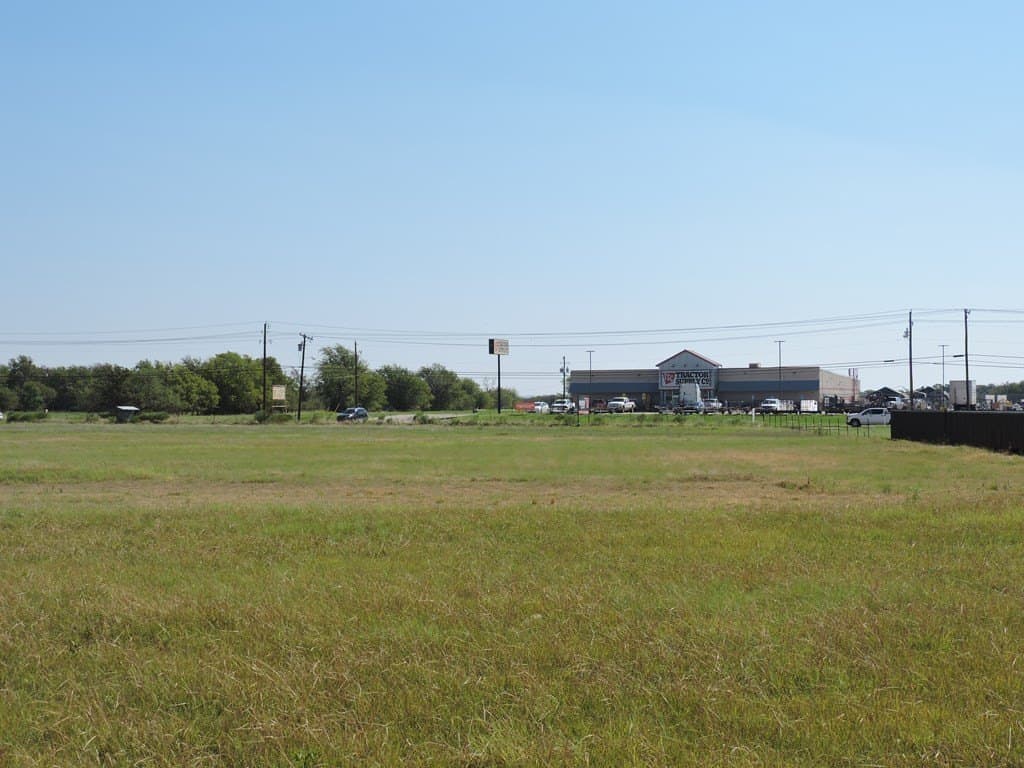 4.68 acres in Henderson County - photo 2