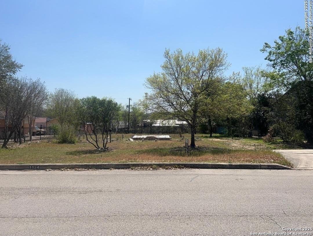 0.4 acres in Bexar County - photo 2