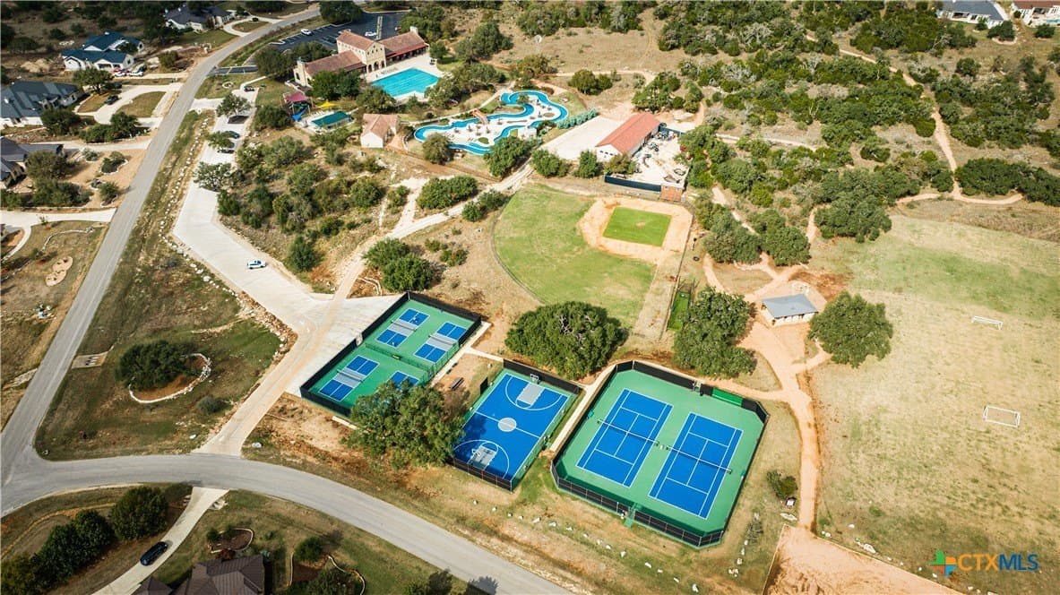 10.61 acres in Comal County - photo 4