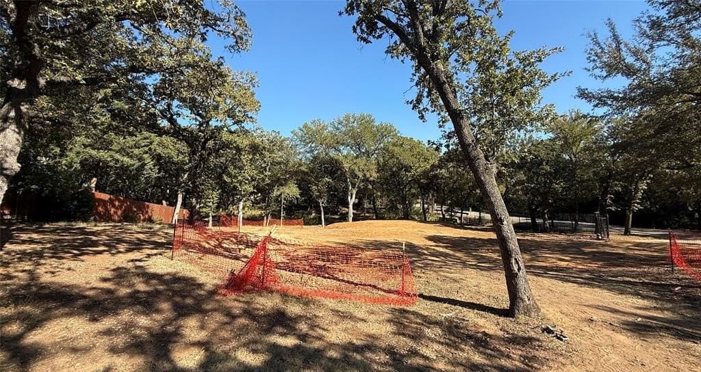 1.11 acres in Tarrant County - photo 2