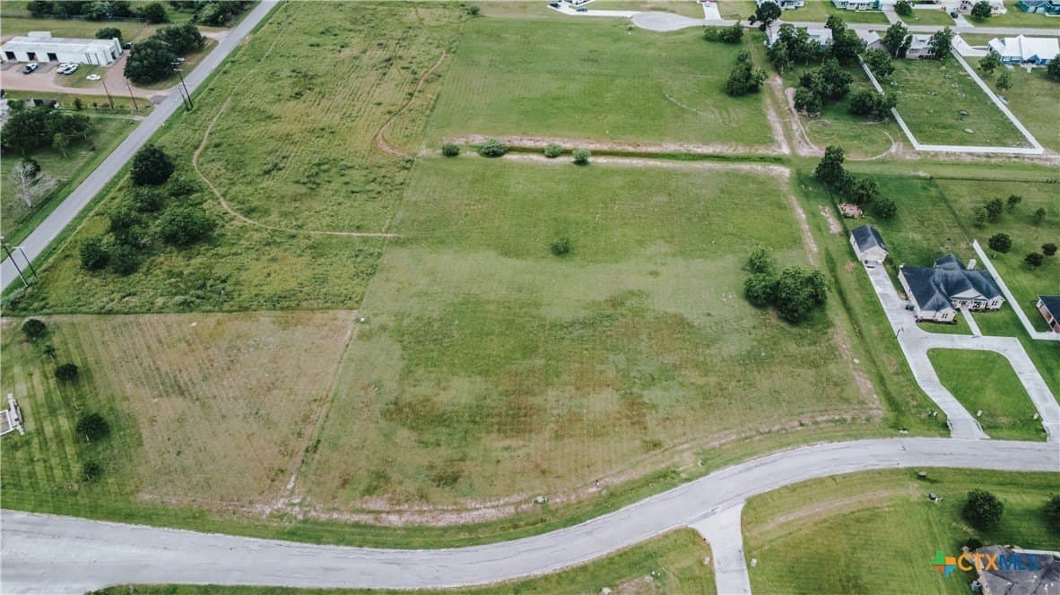 1.32 acres in Victoria County - photo 3
