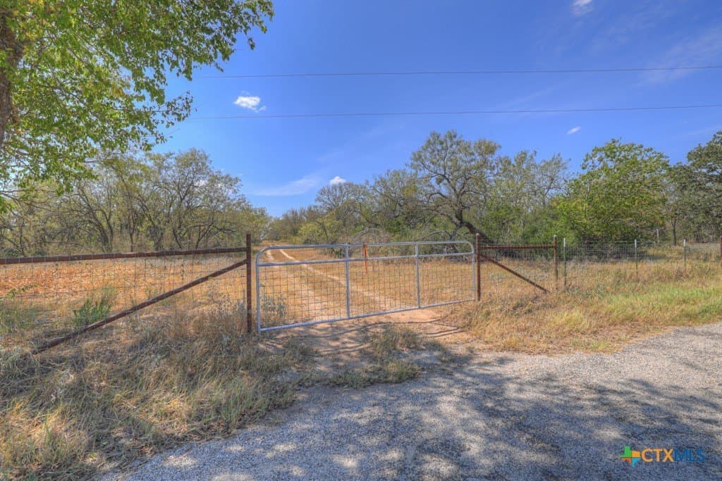 10.1 acres in Guadalupe County - photo 4