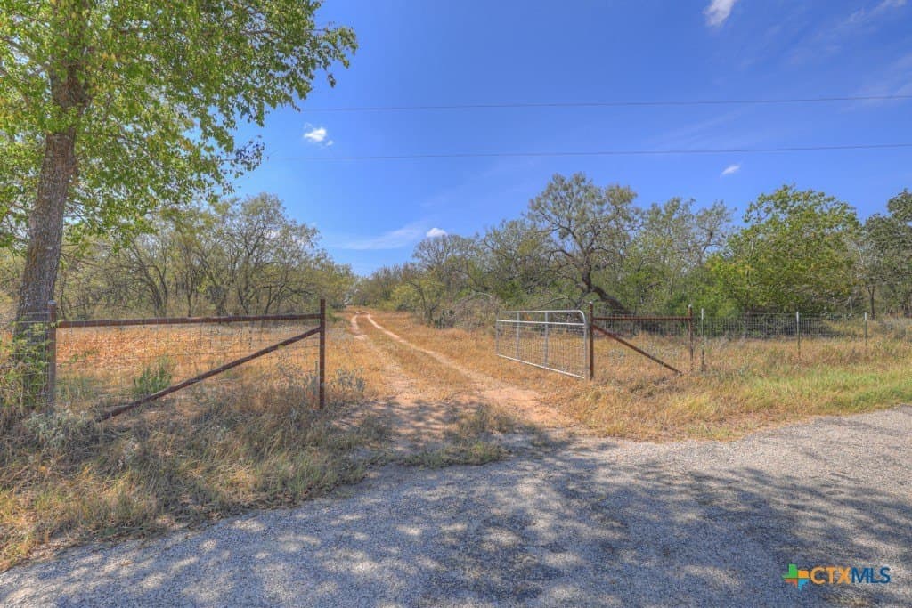 10.1 acres in Guadalupe County - photo 5