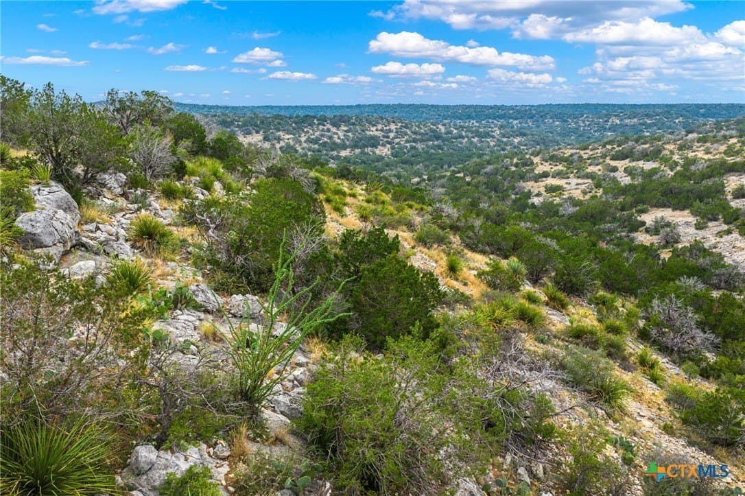 636 acres in Val Verde County - photo 8