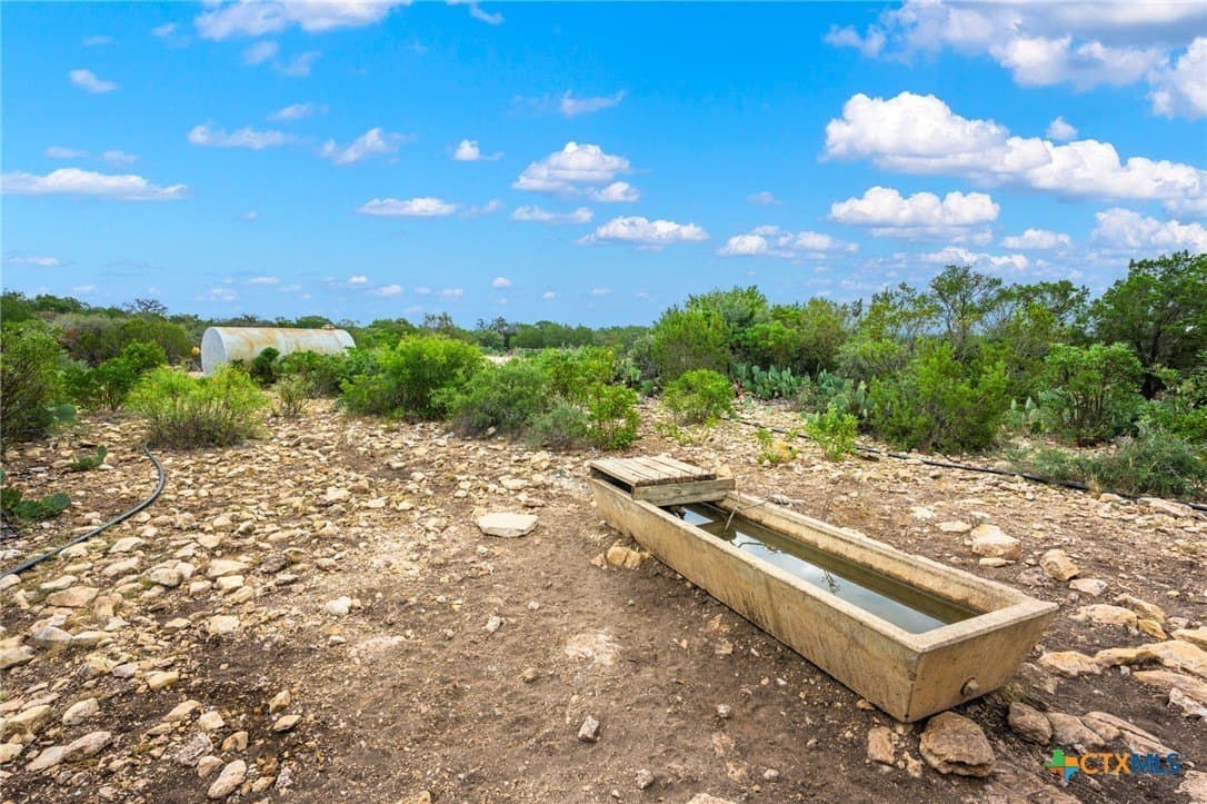 636 acres in Val Verde County - photo 21