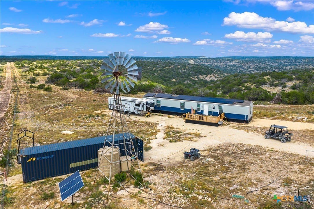 636 acres in Val Verde County - photo 22