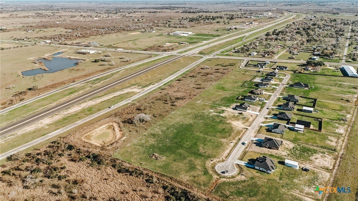 5.93 acres in Victoria County - photo 2