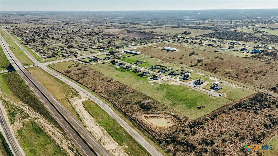 5.93 acres in Victoria County - photo 4