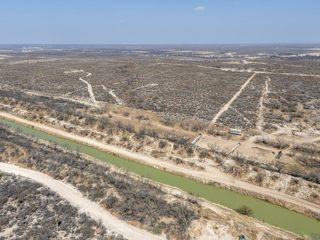 20.3 acres in Maverick County - photo 4