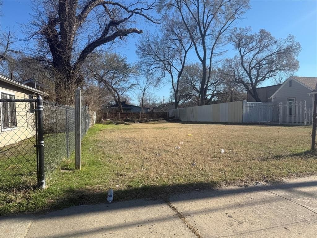 0.16 acres in Dallas County - photo 2