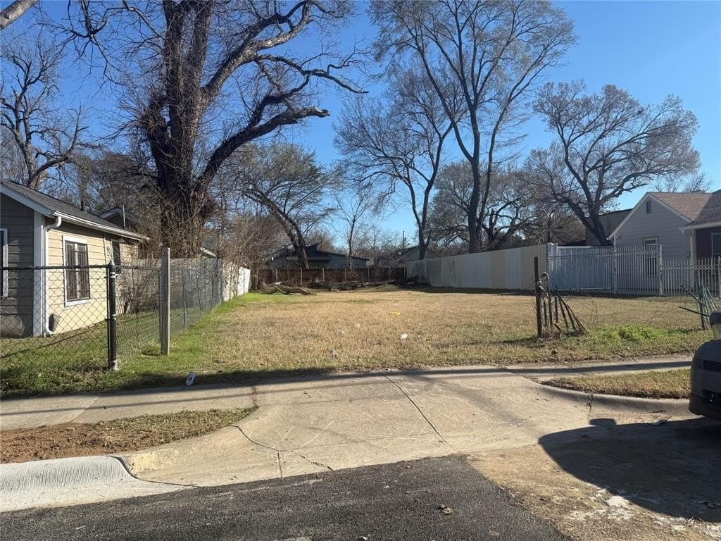 0.16 acres in Dallas County - photo 3