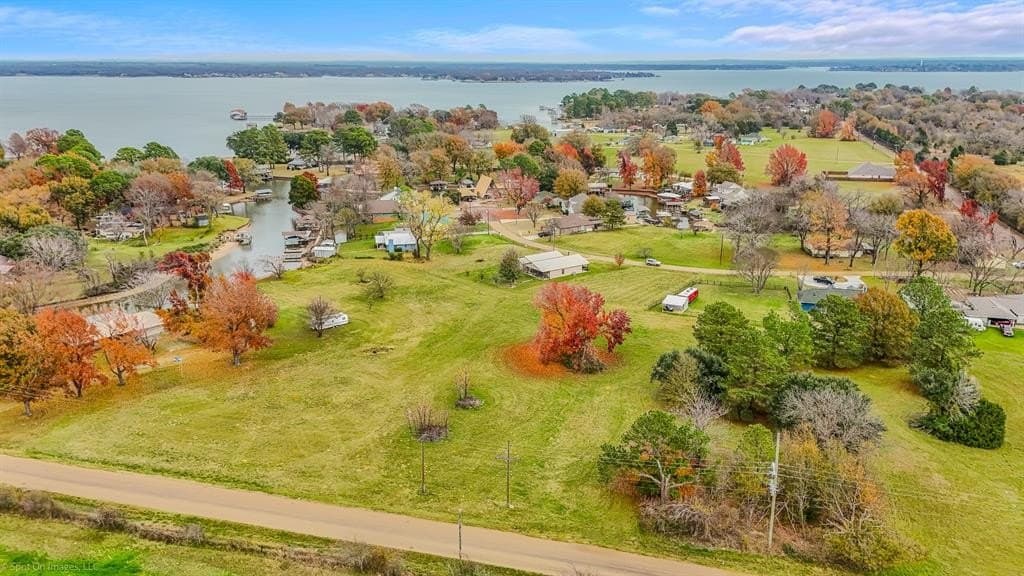 0.66 acres in Henderson County - photo 8