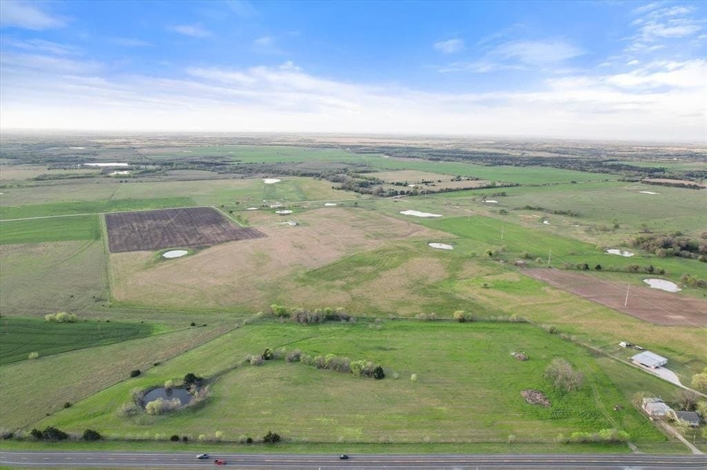 4.72 acres in Navarro County - photo 2
