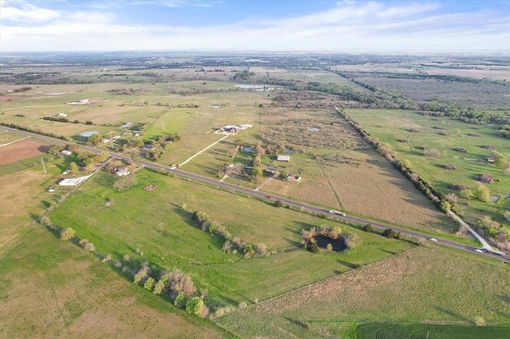 4.72 acres in Navarro County - photo 5