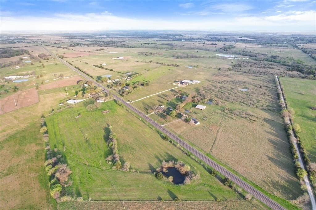 4.72 acres in Navarro County - photo 4