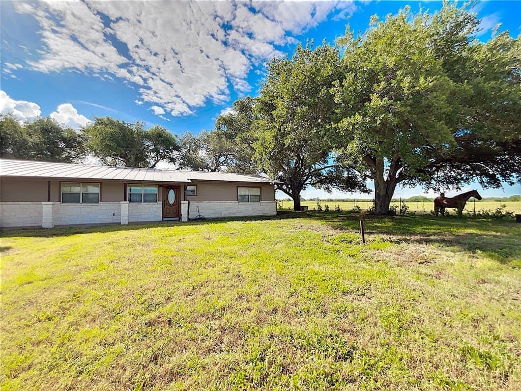 34.92 acres in Bee County - photo 6