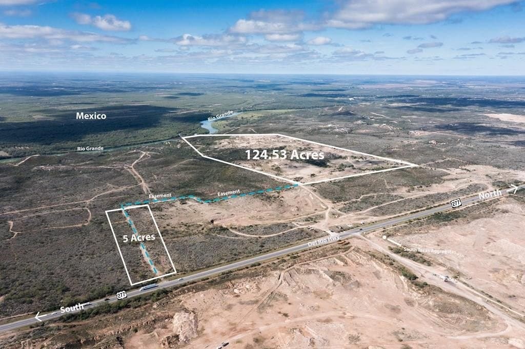 129.53 acres in Maverick County - photo 2