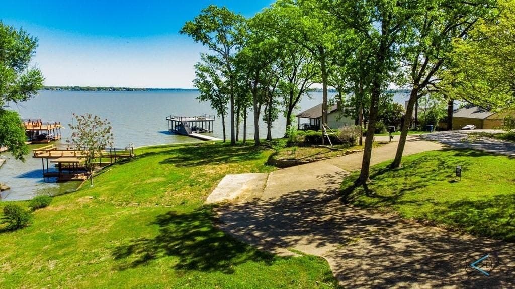 0.4 acres in Henderson County - photo 2