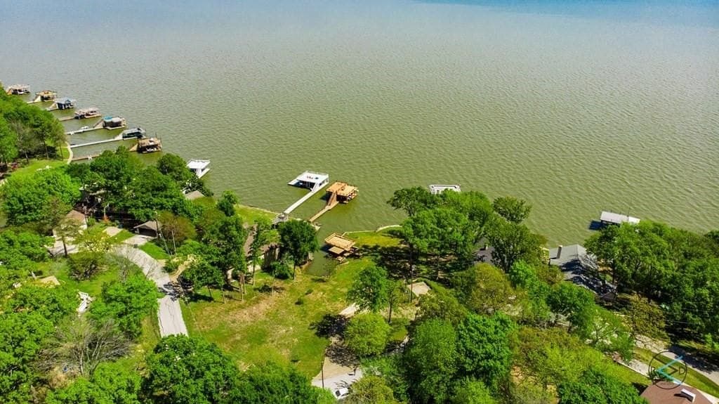 0.4 acres in Henderson County - photo 4
