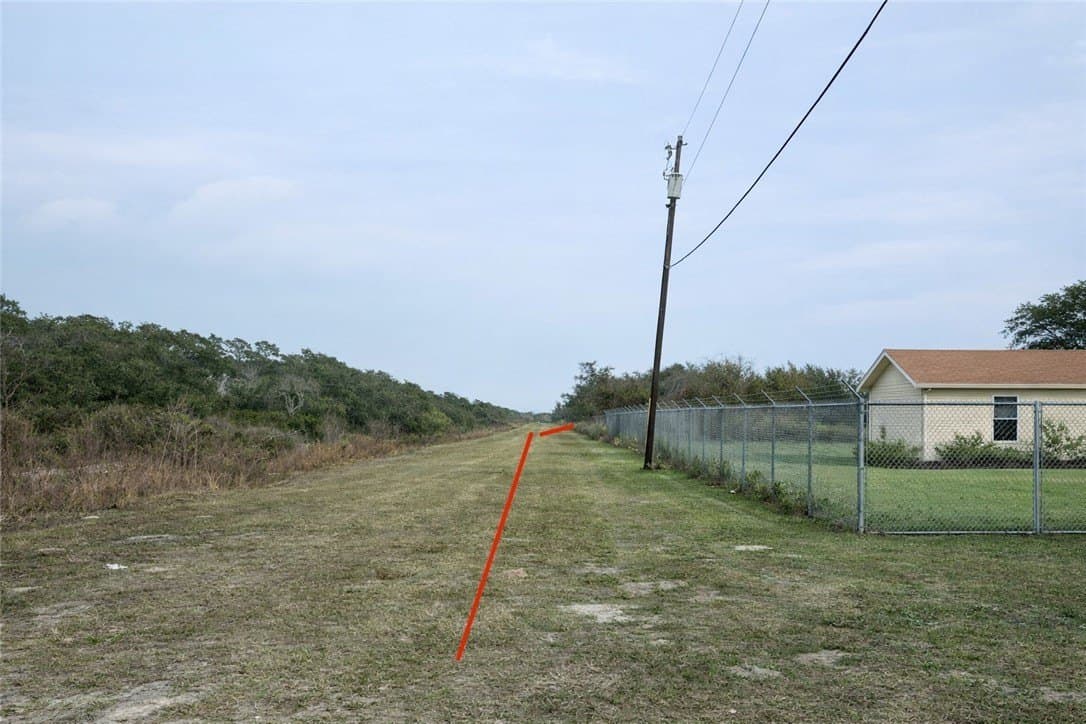 N 13th Street lot: 2