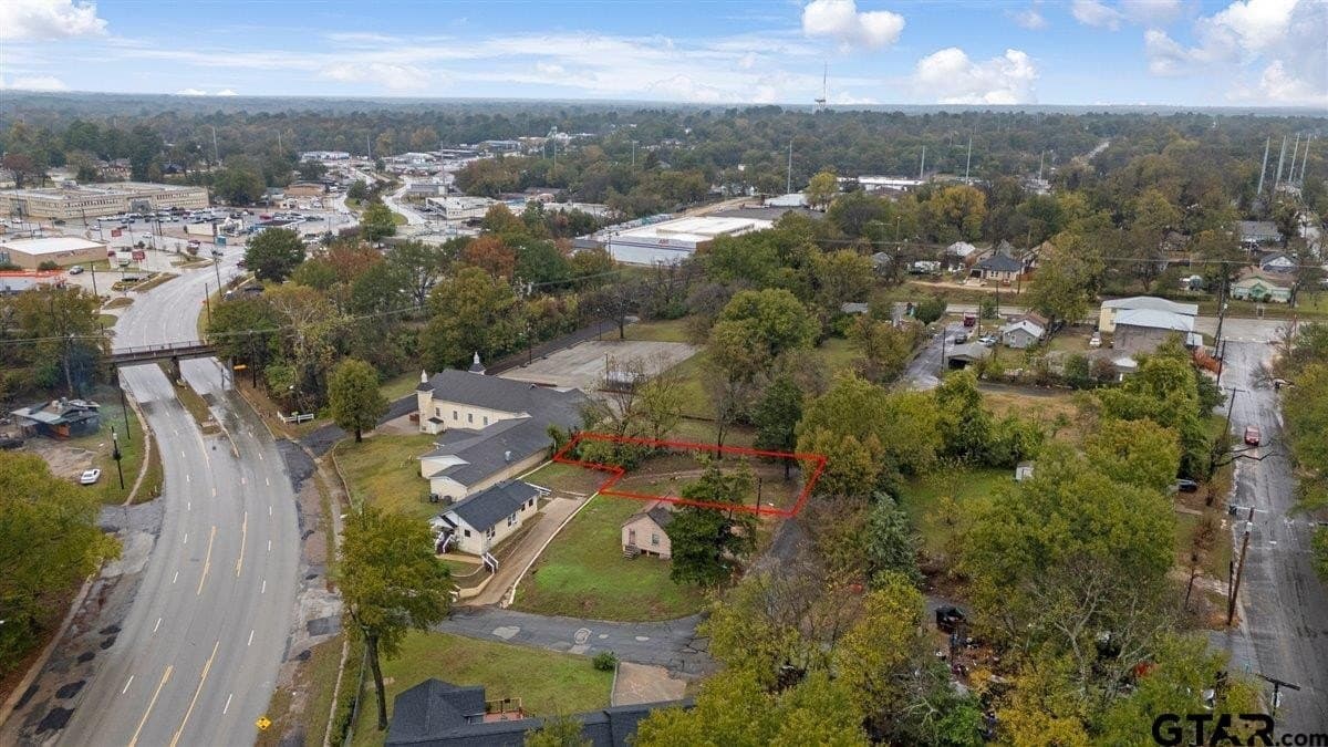 0.19 acres in Smith County - photo 10