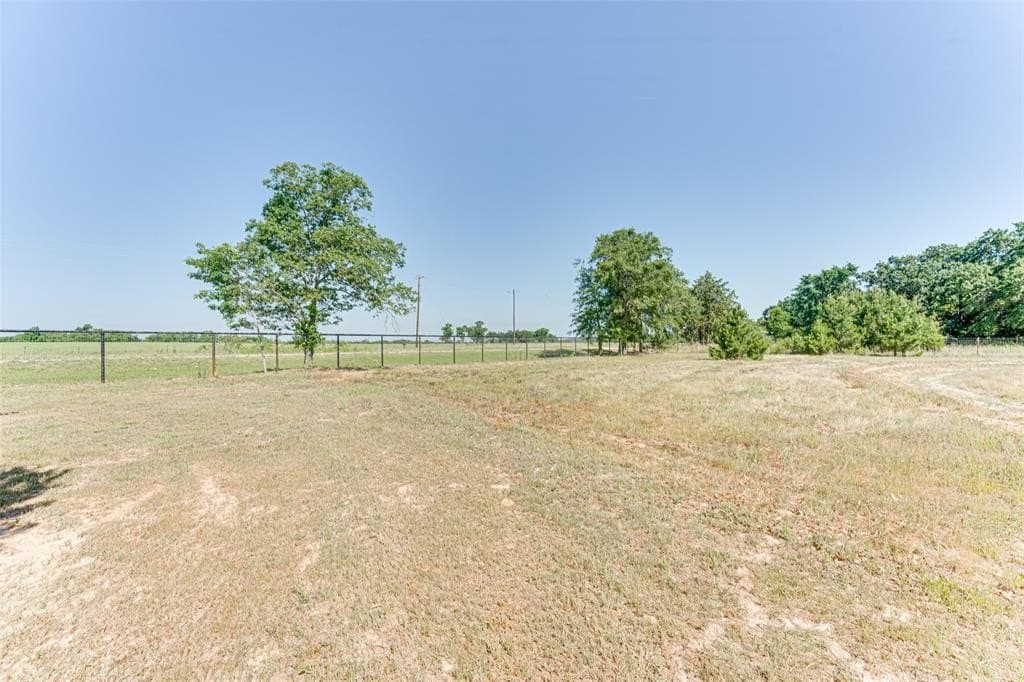 10 acres in Rains County - photo 5