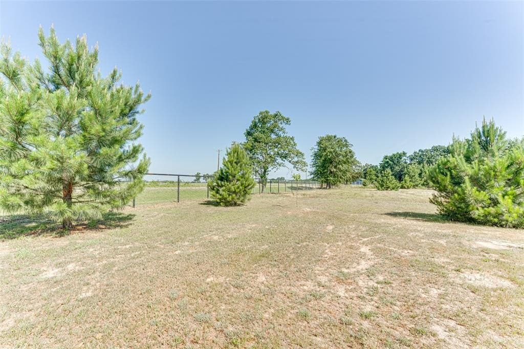 10 acres in Rains County - photo 3