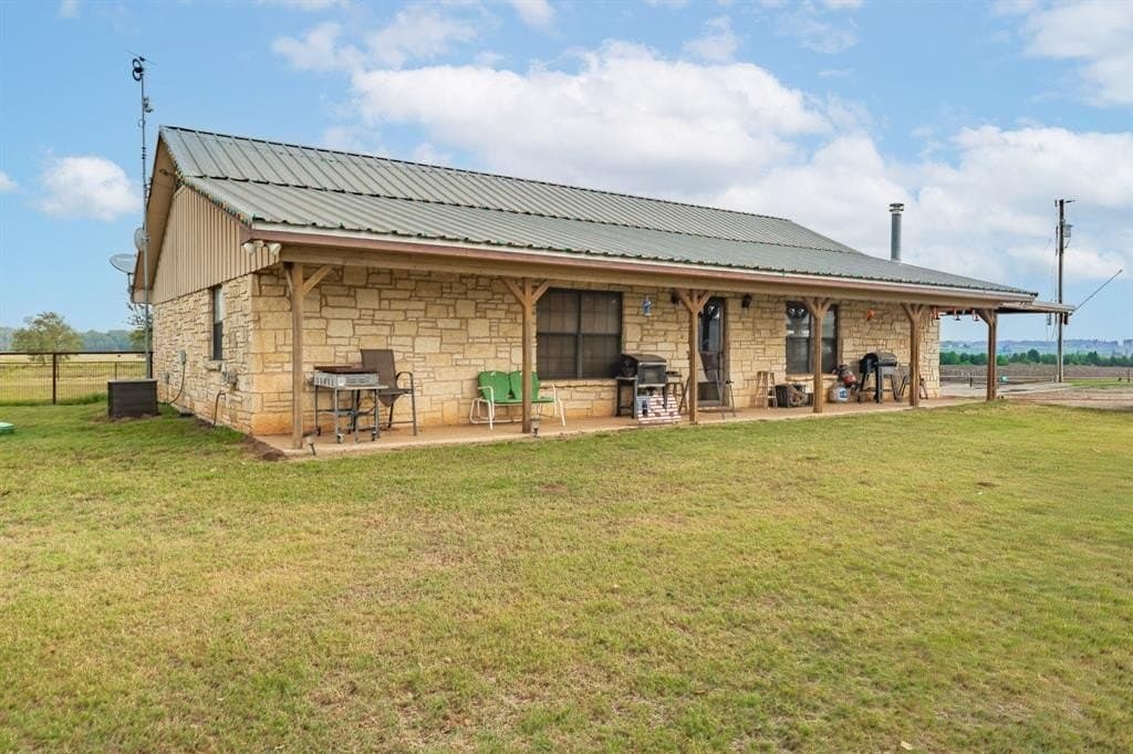 32.92 acres in McLennan County - photo 2