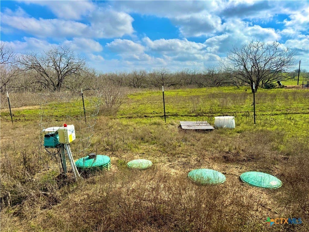 10.18 acres in Gonzales County - photo 4