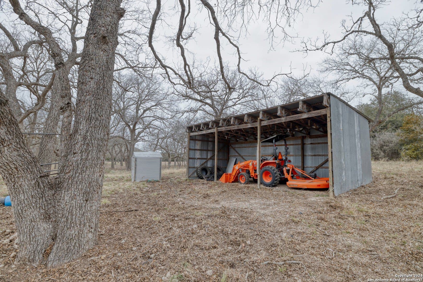 42 acres in Real County - photo 40